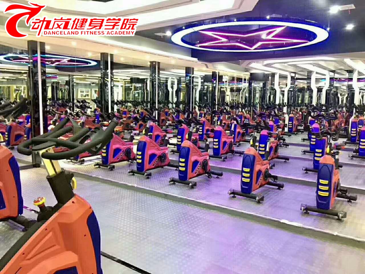 動(dòng)嵐健身全國連鎖店裝修風(fēng)格展示