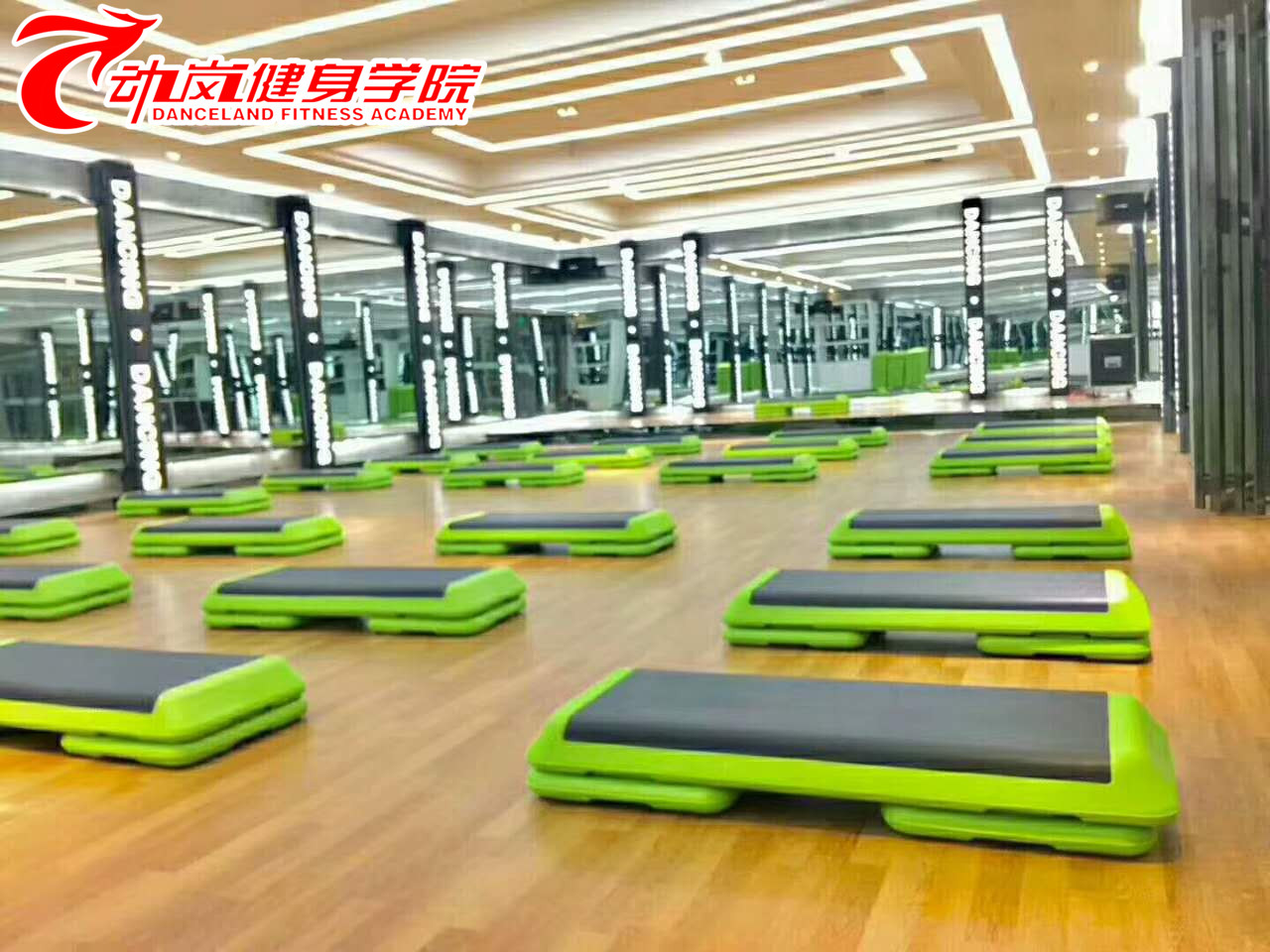動(dòng)嵐健身全國連鎖店裝修風(fēng)格展示