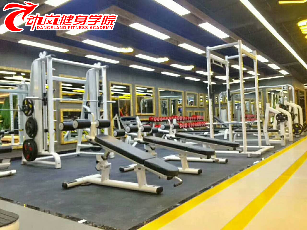 動(dòng)嵐健身全國連鎖店裝修風(fēng)格展示